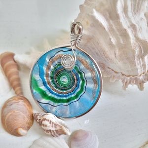 Wrapped Lampwork Design Glass Pendant Shell NWT